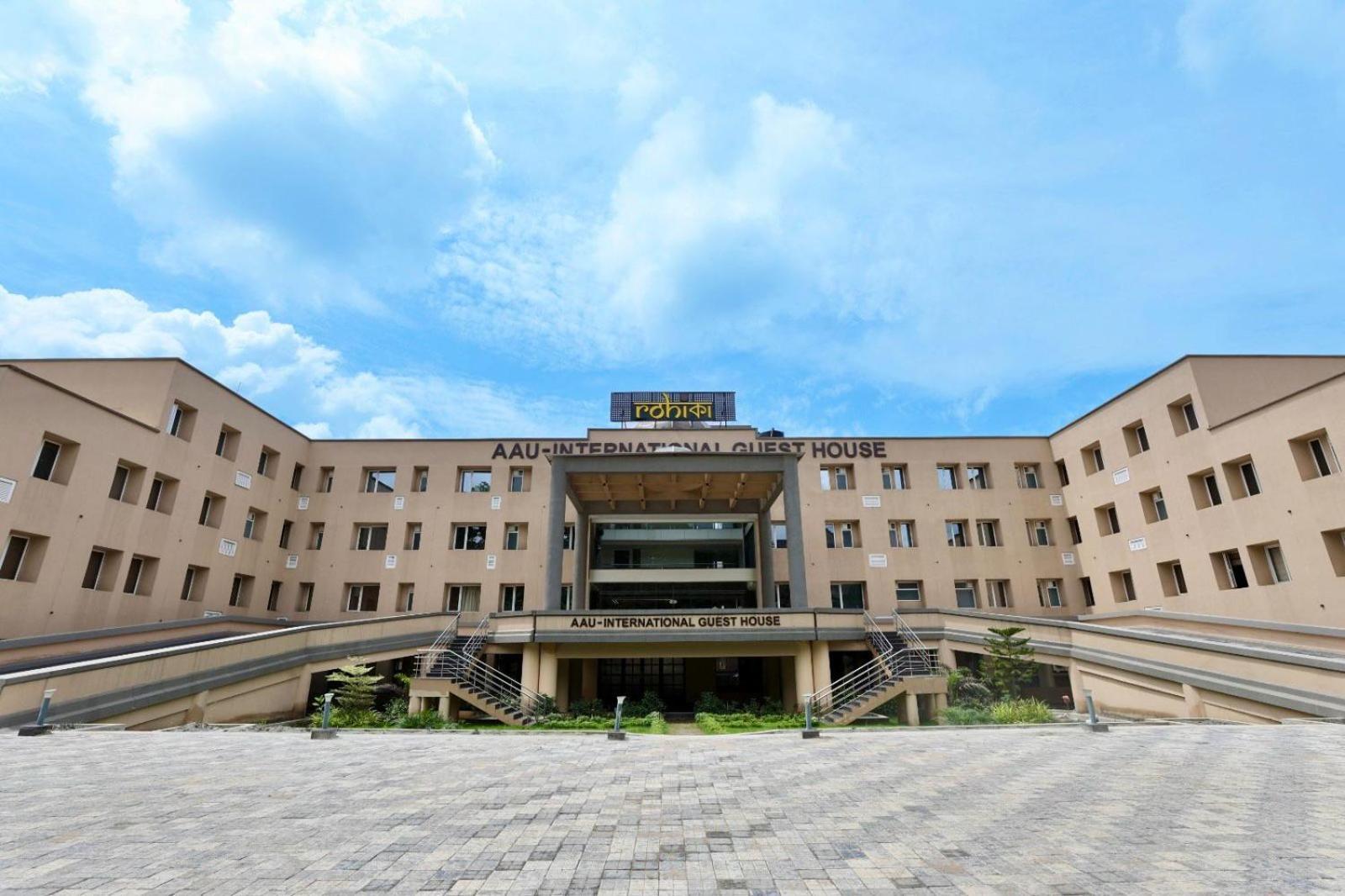 Rohika Aau-Igh Hotel Guwahati Buitenkant foto