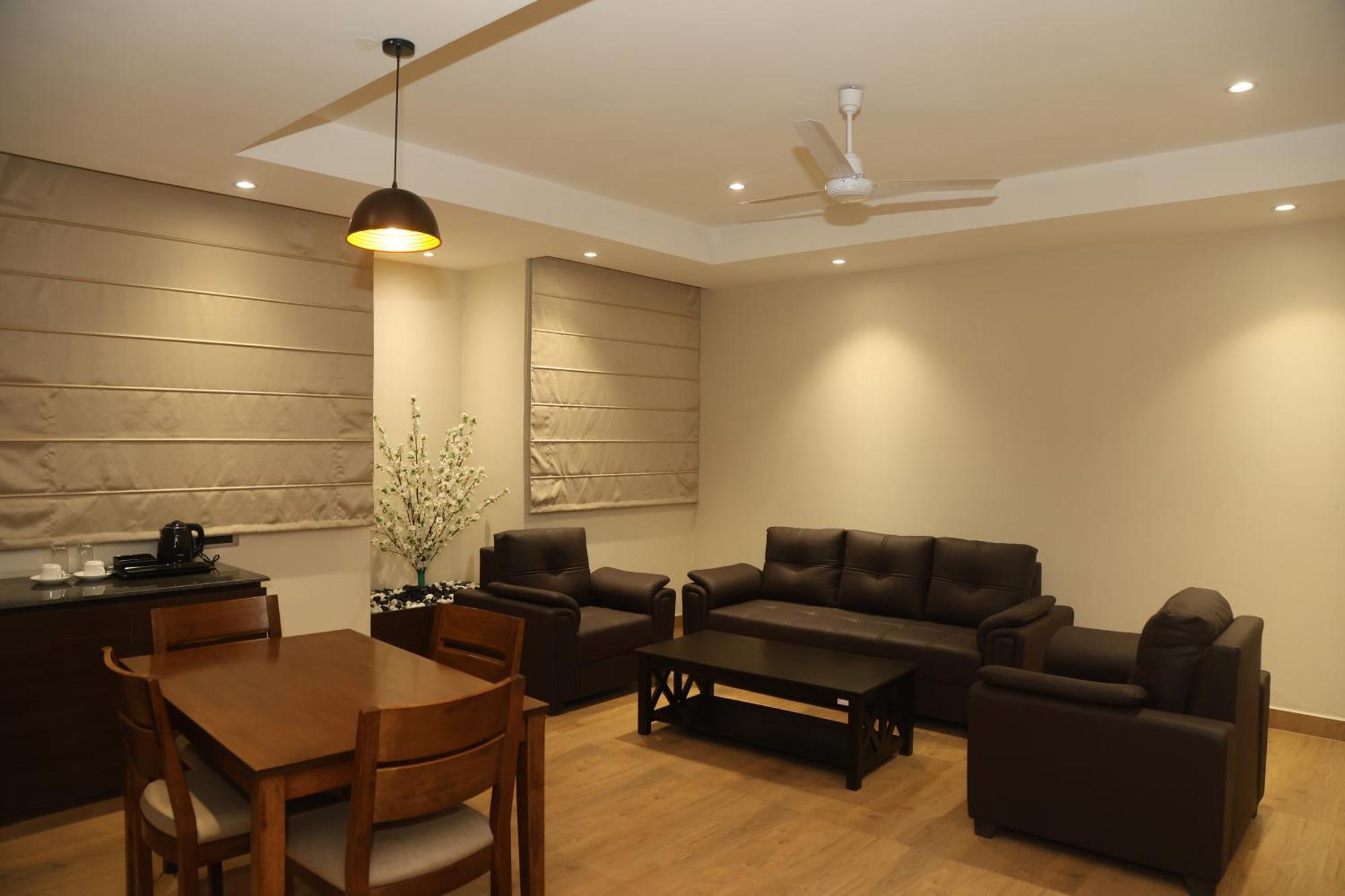 Rohika Aau-Igh Hotel Guwahati Buitenkant foto