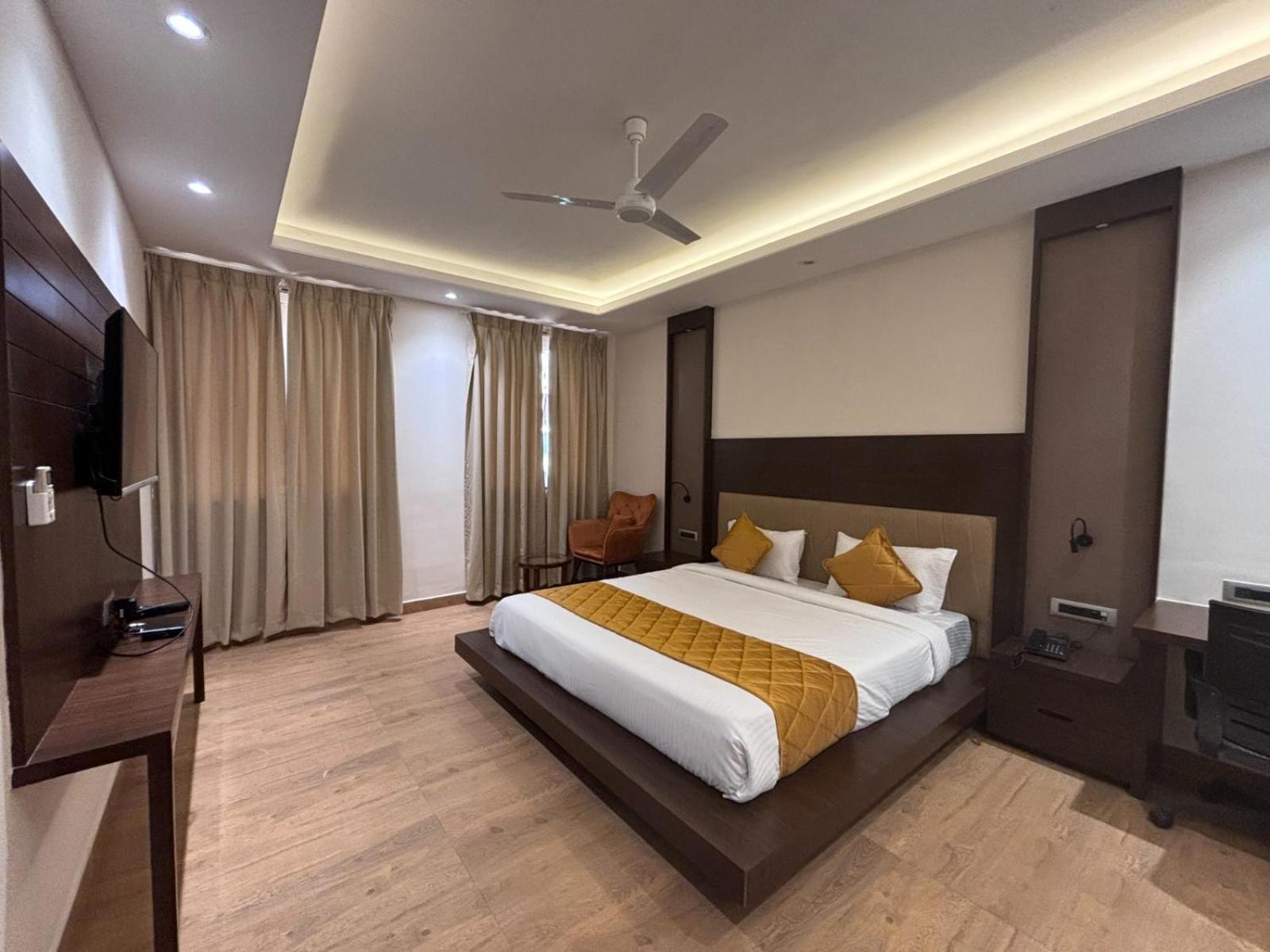 Rohika Aau-Igh Hotel Guwahati Buitenkant foto